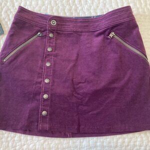Kuhl Organic Cotton Mini Skirt with Front Snaps and Zipper Pockets, Size 2
